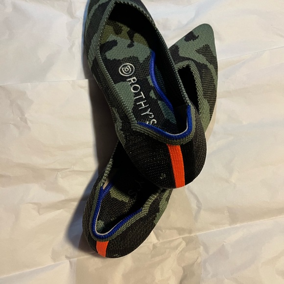 Pre-owned Rothy’s Green Camo Pointed Toes Flat. Sz6.5 - Picture 2 of 3